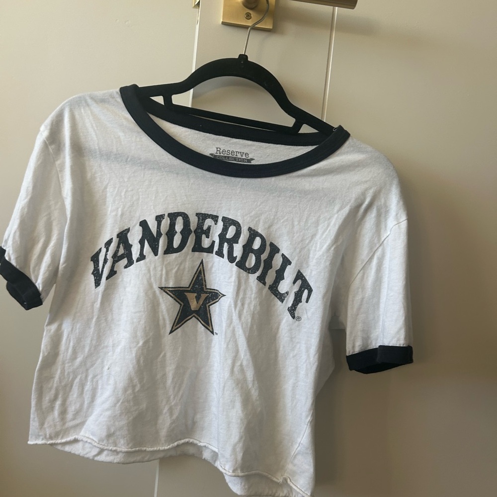 women’s crop top